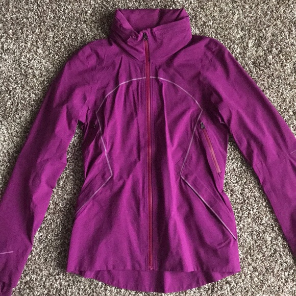 NWT LuLulemon light Hooded Jacket Sz. 2 - Picture 2 of 8